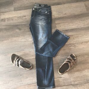 Buckle black womens 28x32 straight leg jeans